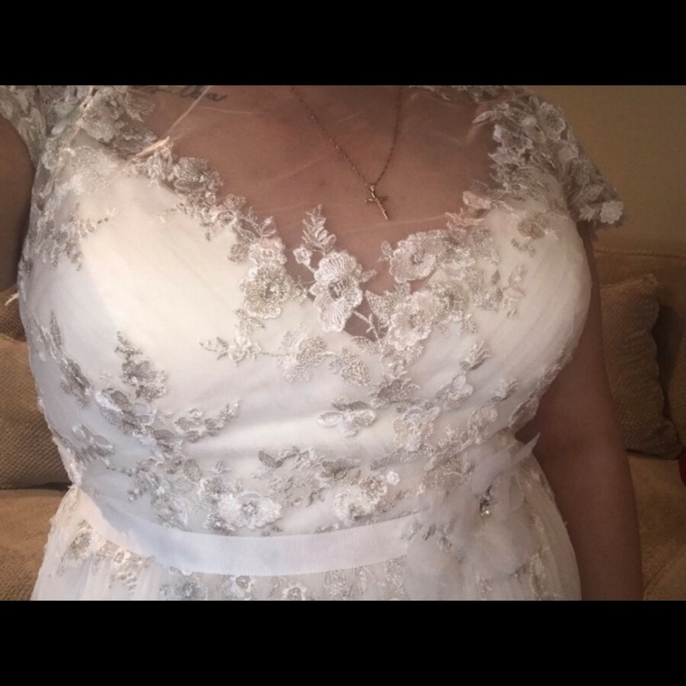 Size 18 brand new wedding dress